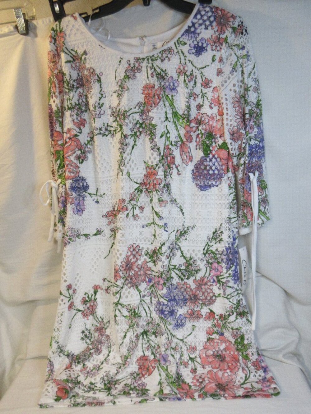 NWT~CHETTA B~~STUNNING FLORAL LACEY LINED WITH 3/4 SLEEVE WITH TIE/BOW~SZ 14P